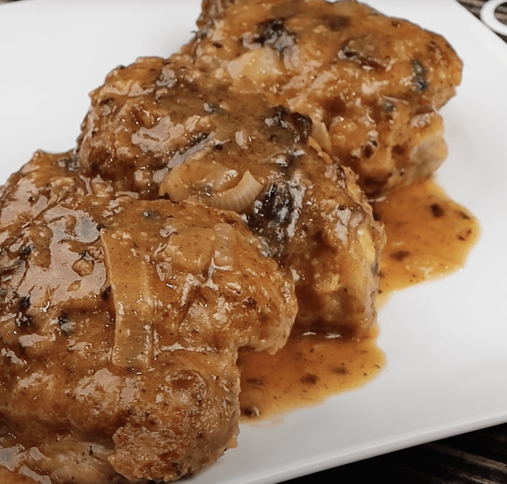 Easy Smothered Chicken Gravy - A Soul Food Recipe