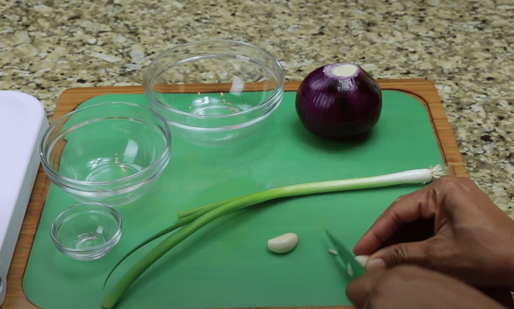 scallion, garlic and red onion 