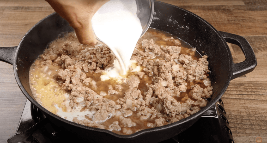 ground beef and onions for hamburger gravy