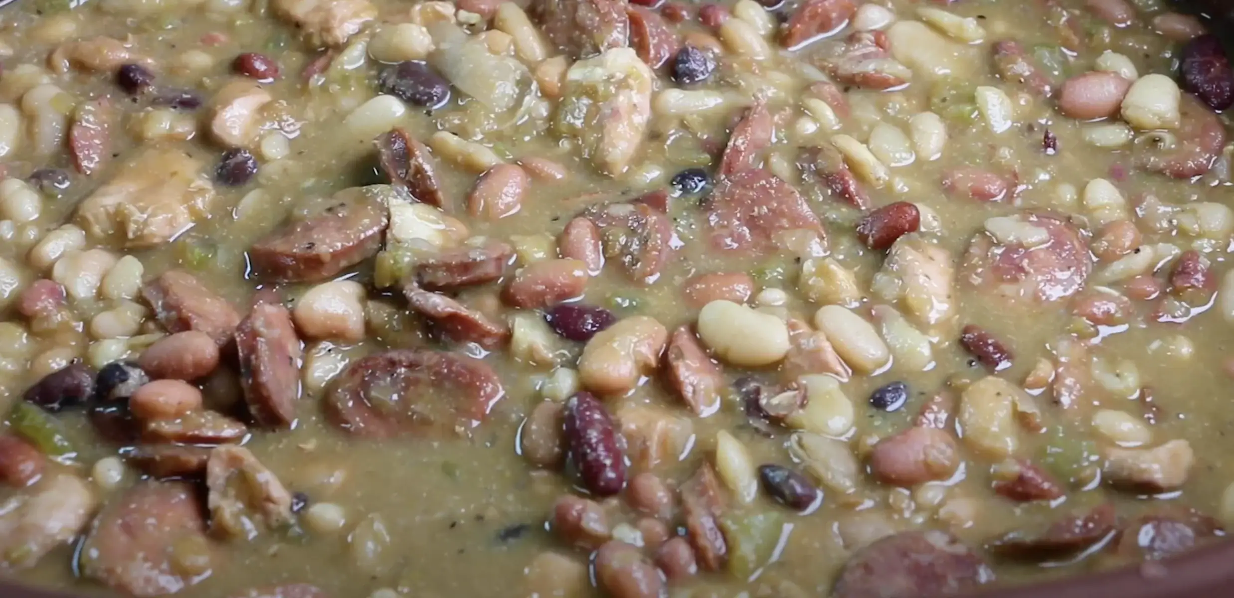 15 Bean Soup Slow Cooker Recipe – From the Queen of Soul Food Cooking