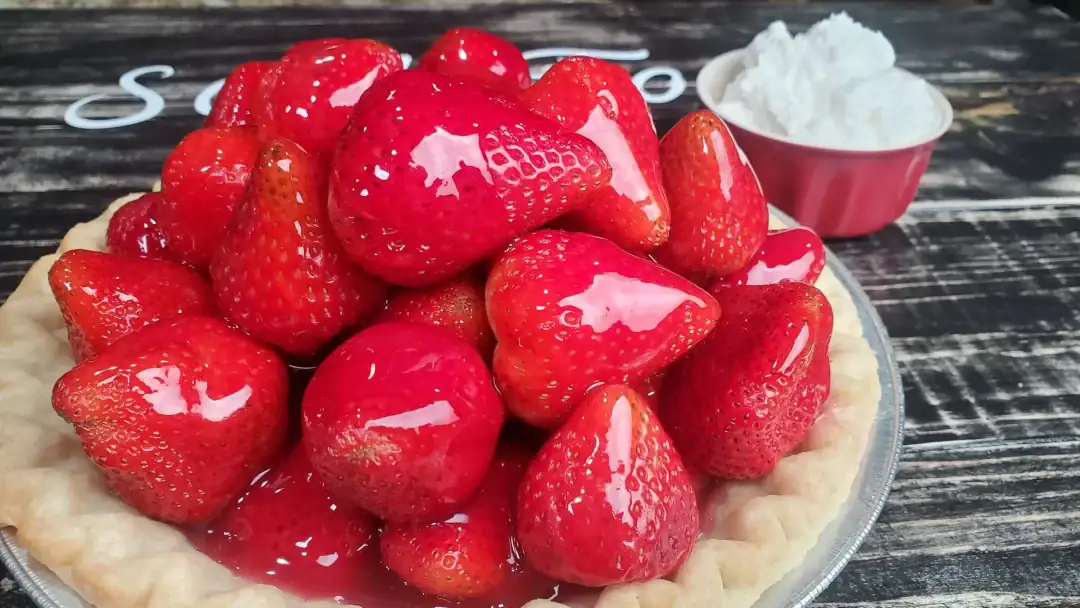 Delicious and Irresistible Strawberry Pie