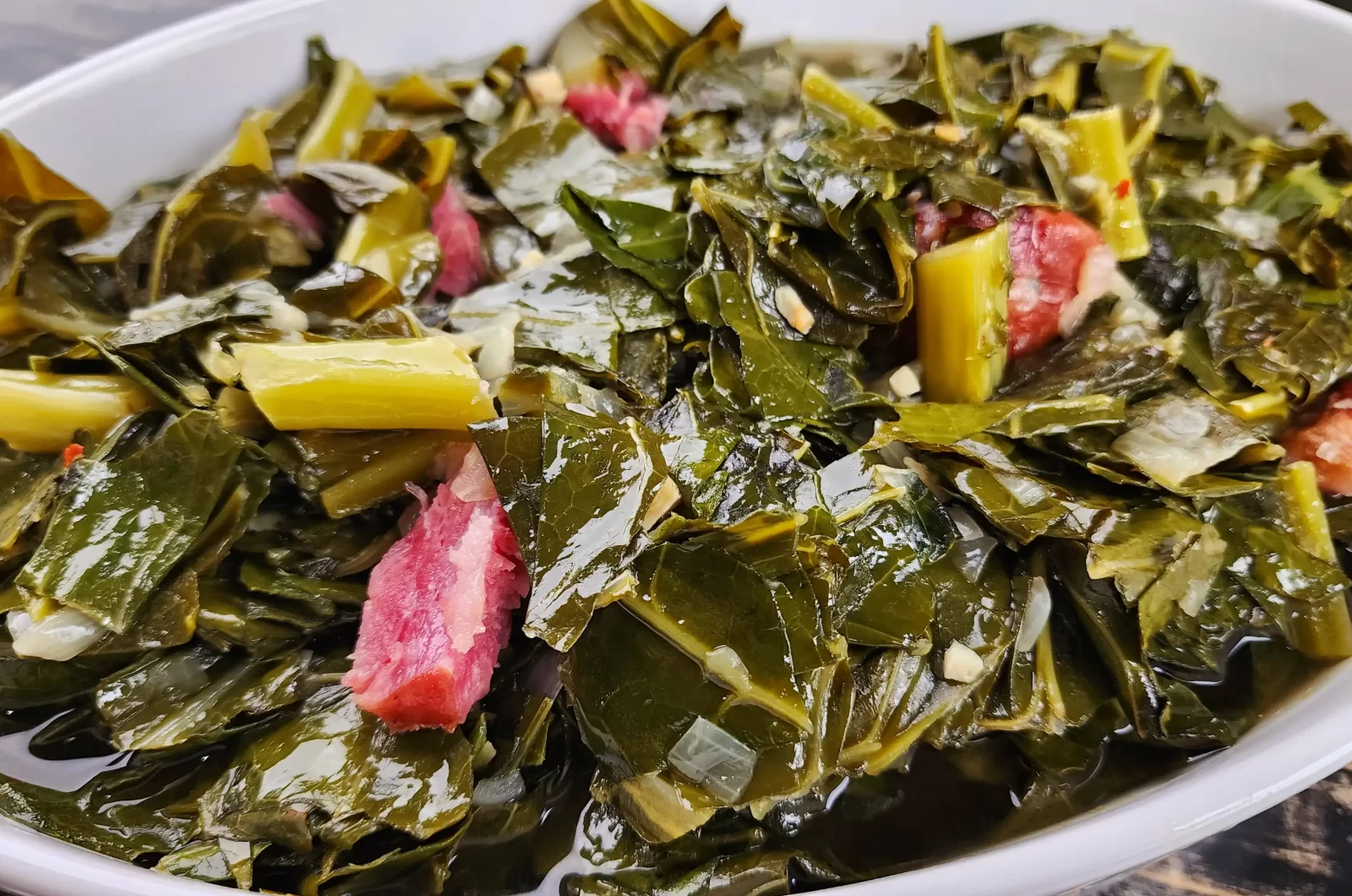 How to Make Collard Greens in a Slow Cooker