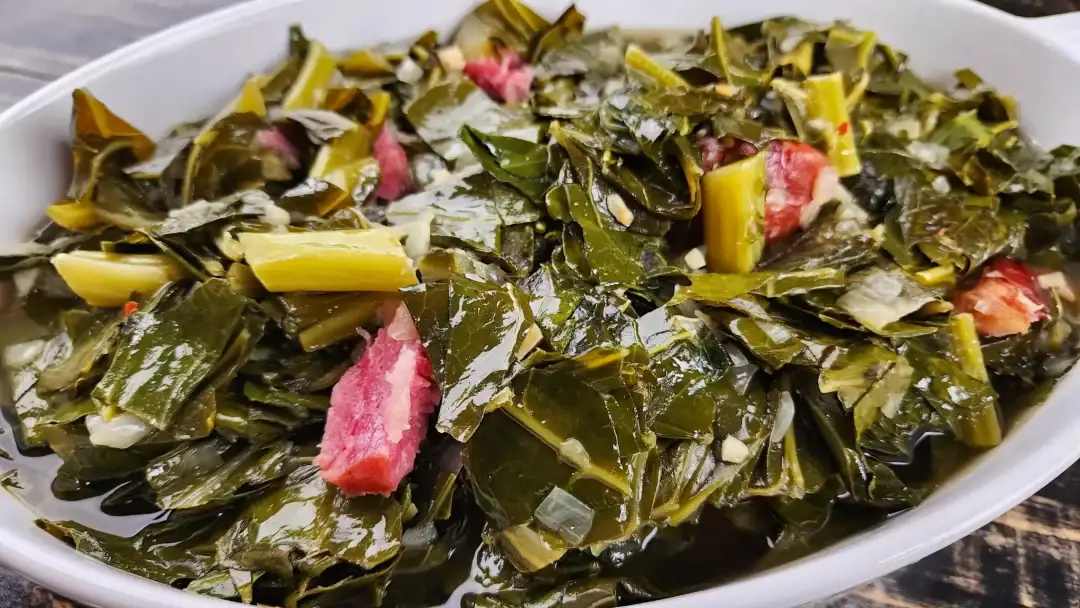 How to Make Collard Greens in a Slow Cooker