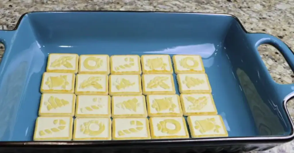 Layering Cookies for Chessman Banana Pudding