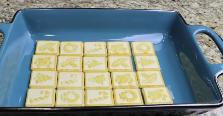 Layering Cookies for Chessman Banana Pudding