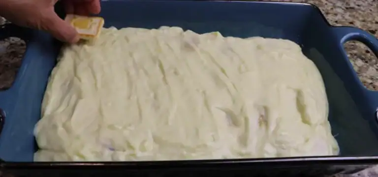 Layering Pudding for Chessman Banana Pudding