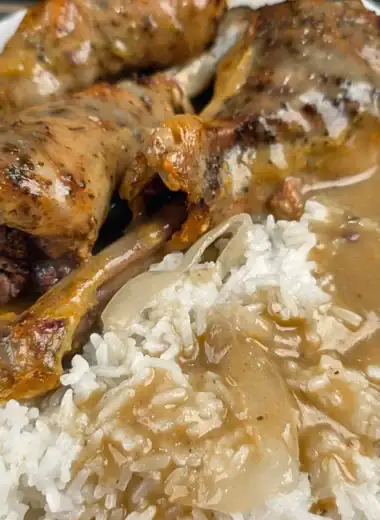 baked-turkey-legs-with-gravy-on-rice