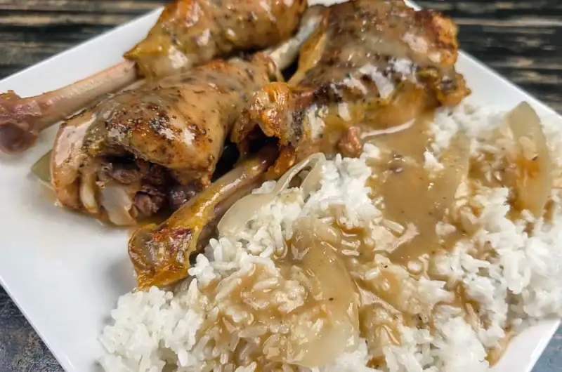 baked-turkey-legs-with-gravy-on-rice