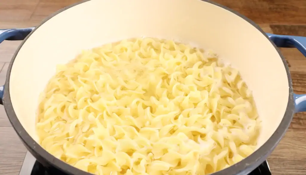 Cooked eggs noodles for Chicken a la king