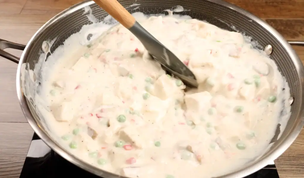 Simmering Chicken a la King