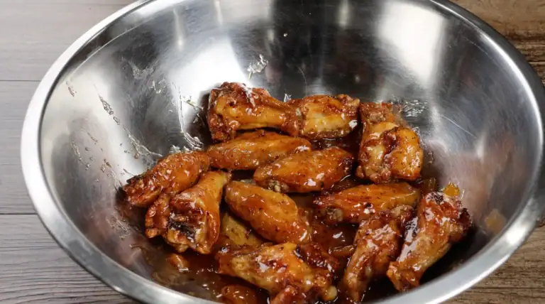 Peach Cobbler Wings in a bowl