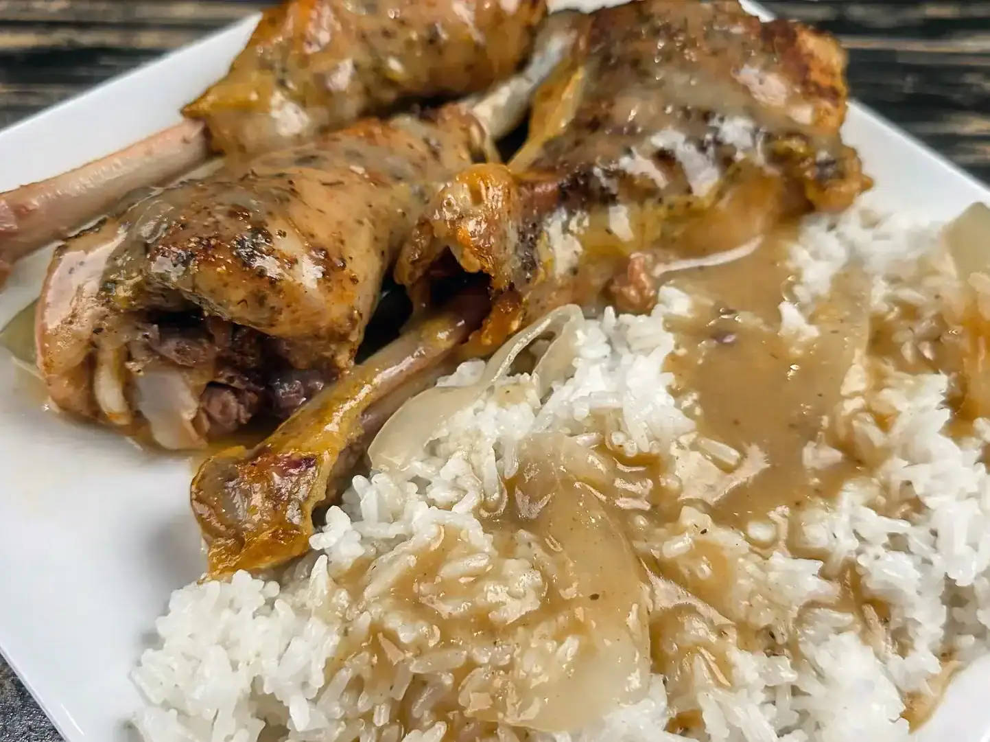 baked-turkey-legs-with-gravy-on-rice